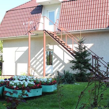 Ligena Econom Hotel Boryspilʼ Екстериор снимка